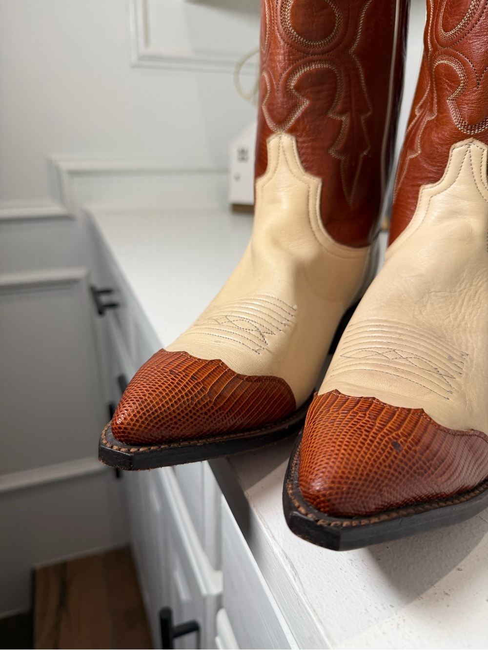 Two-Tone Brown and Cream Women's Western Heeled Boots - Picture 5 of 12